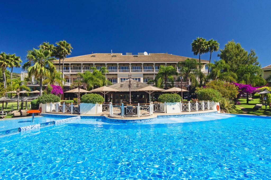 lindner_mallorca_aussen_pool